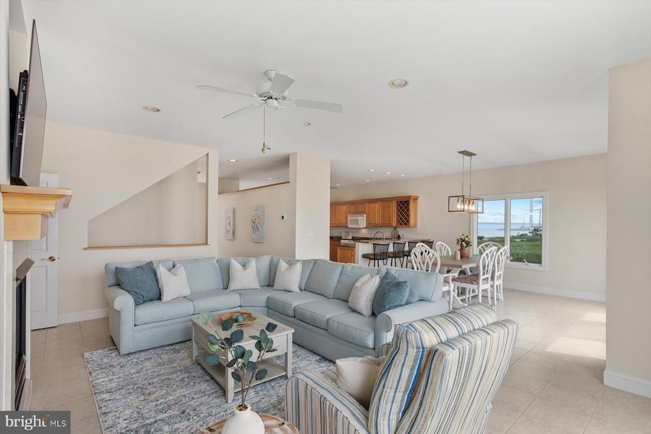  Real Estate for Sale - 6 S Shore Dr in North Bethany Photo 9