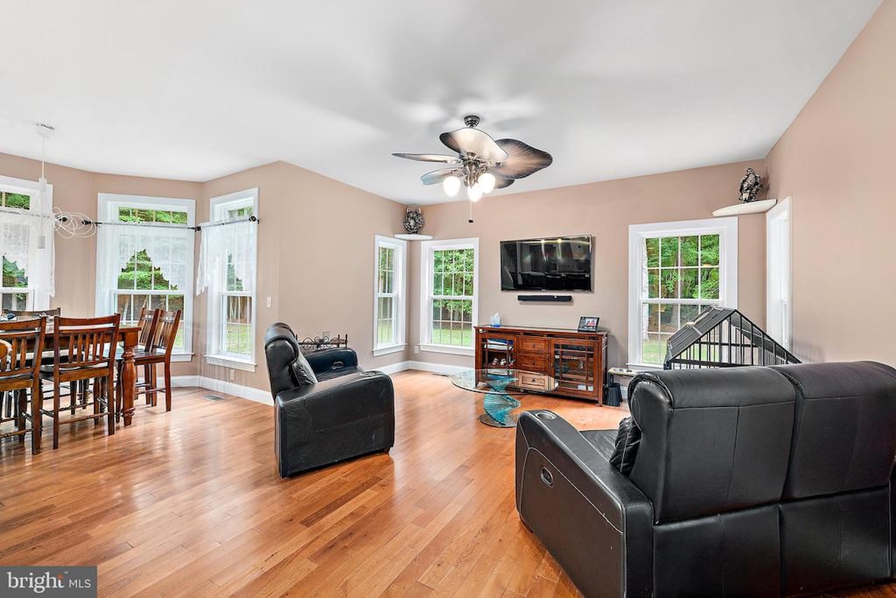  Real Estate for Sale - 12089 Saint Martins Neck Rd in Bishopville Photo 16