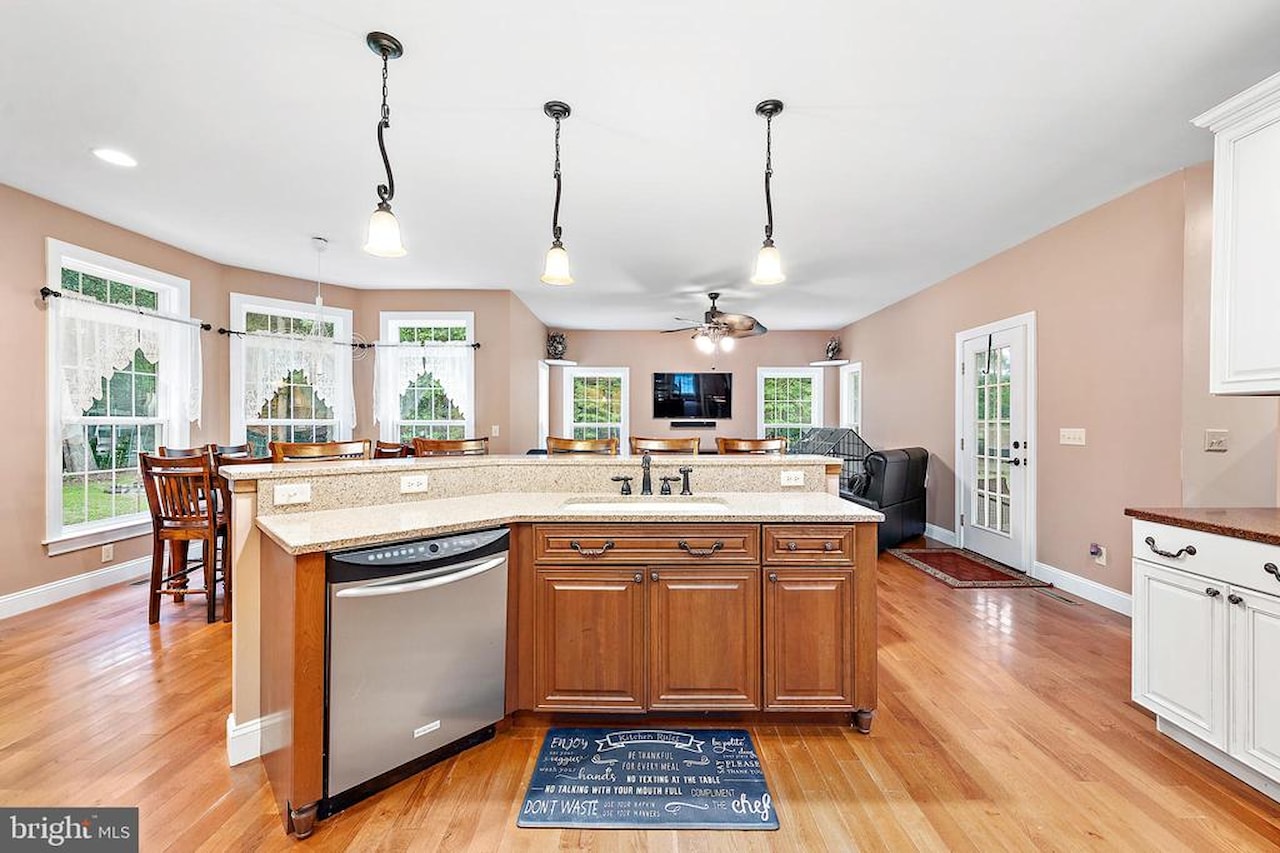  Real Estate for Sale - 12089 Saint Martins Neck Rd in Bishopville Photo 15