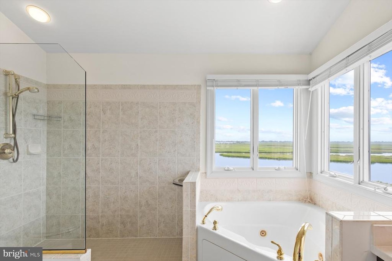  Real Estate for Sale - 6 S Shore Dr in North Bethany Photo 28