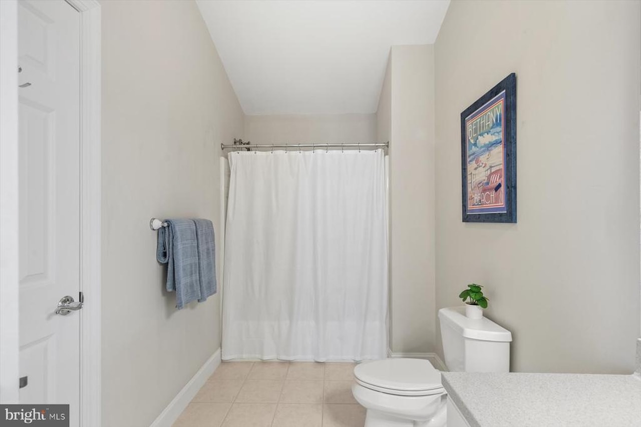  Real Estate for Sale - 6 S Shore Dr in North Bethany Photo 34