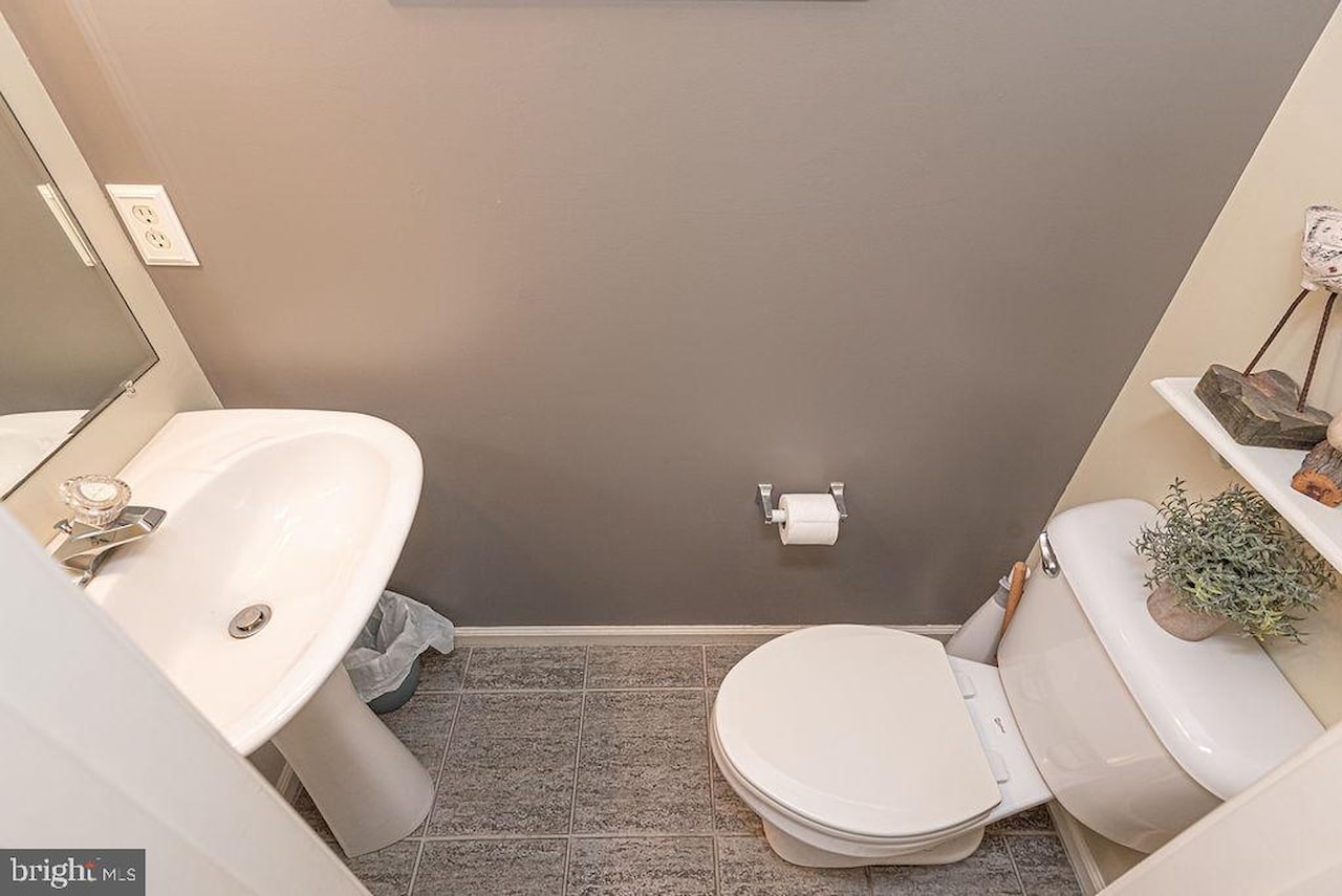 Marina Village Real Estate for Sale - 843 Yacht Club Dr in Ocean Pines Photo 40