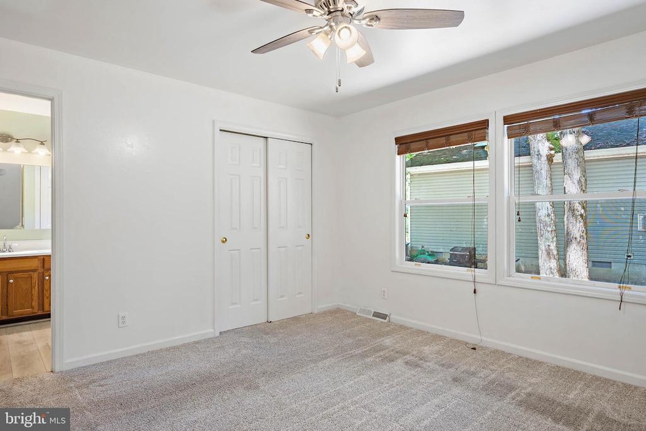  Real Estate for Sale - 15 Lord Guy Terrace in Ocean Pines Photo 22