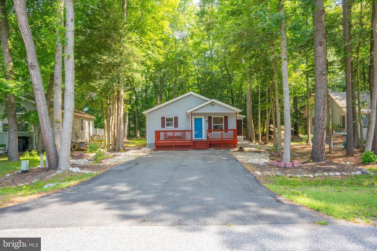  Real Estate for Sale - 15 Lord Guy Terrace in Ocean Pines