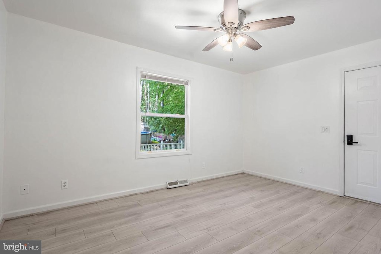  Real Estate for Sale - 15 Lord Guy Terrace in Ocean Pines Photo 25
