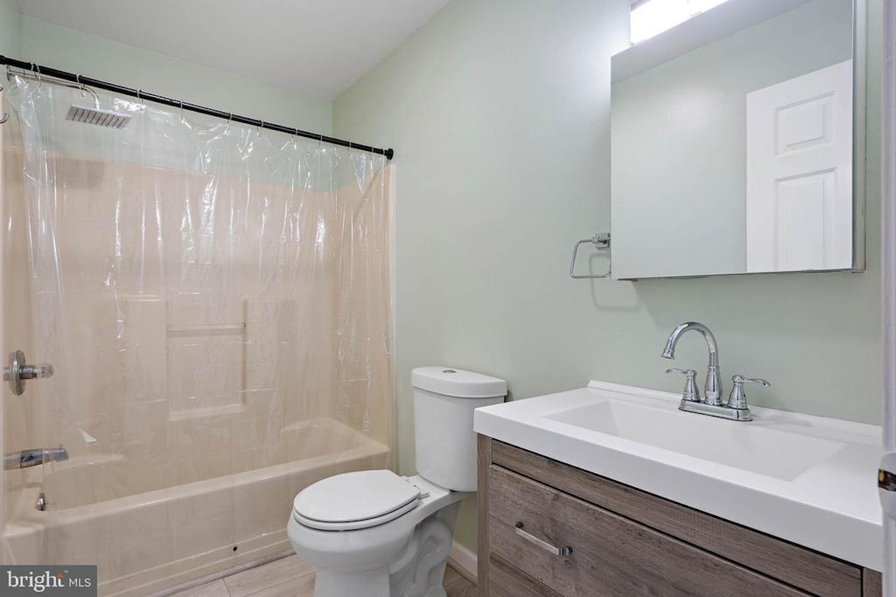  Real Estate for Sale - 15 Lord Guy Terrace in Ocean Pines Photo 29