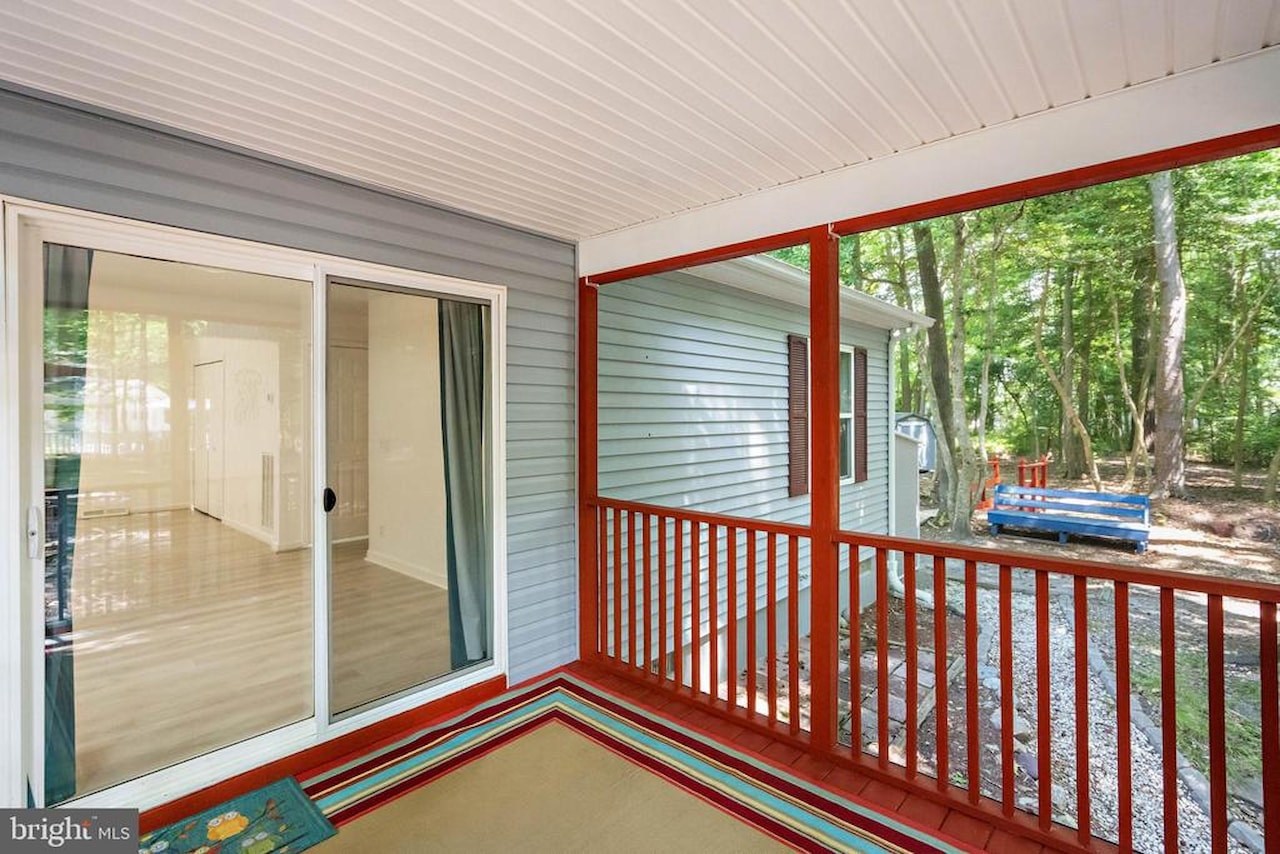  Real Estate for Sale - 15 Lord Guy Terrace in Ocean Pines Photo 32