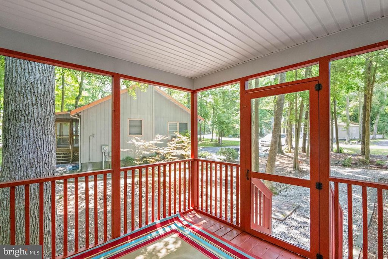  Real Estate for Sale - 15 Lord Guy Terrace in Ocean Pines Photo 31