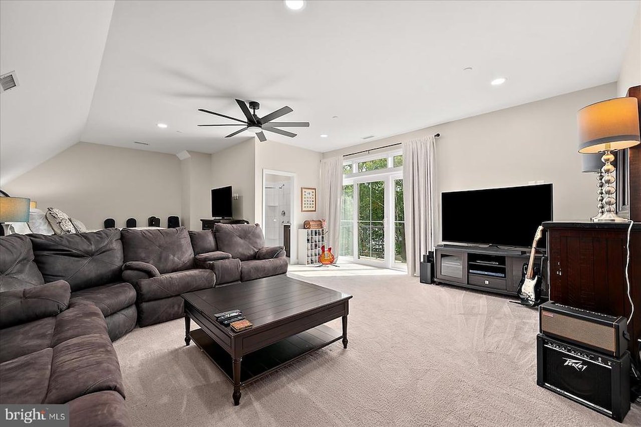  Real Estate for Sale - 11409 Maid At Arms Ln in Berlin Photo 40