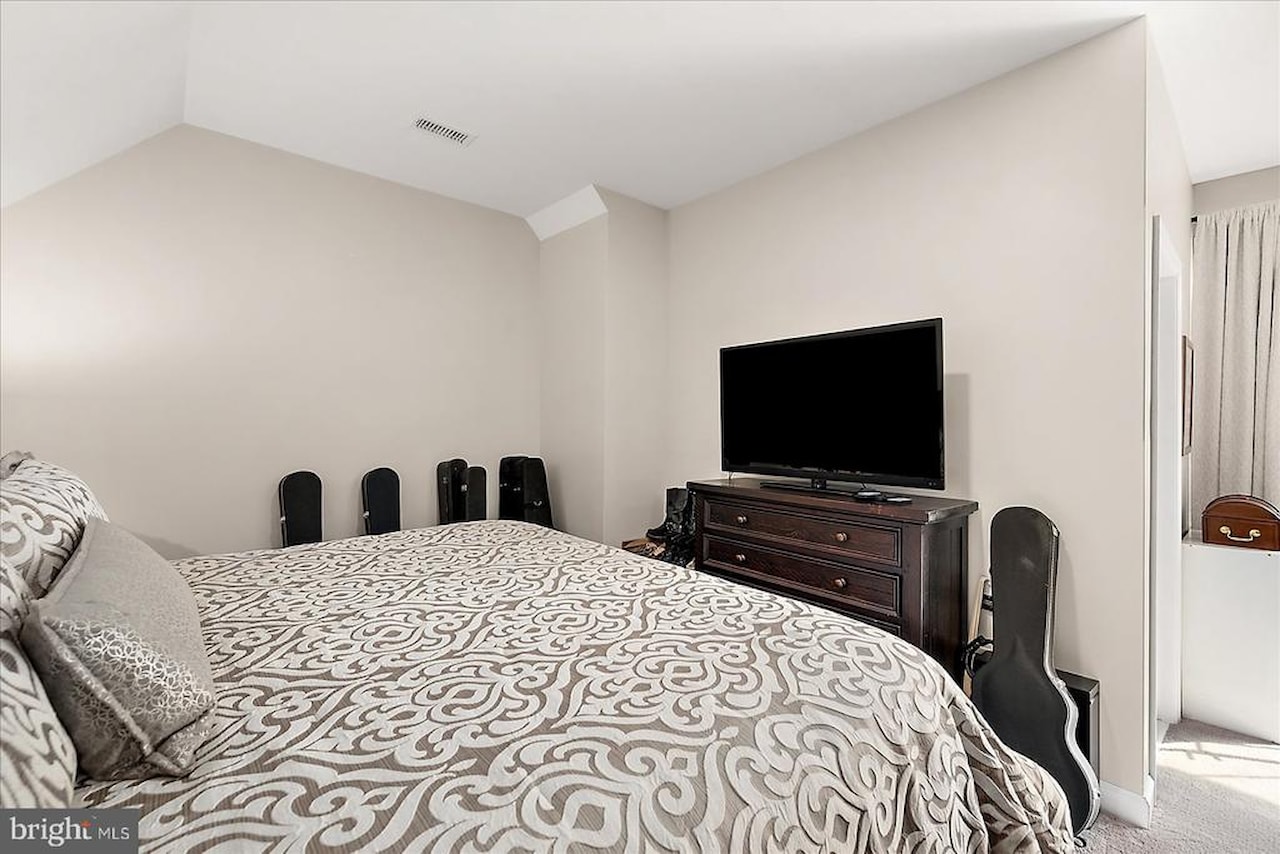  Real Estate for Sale - 11409 Maid At Arms Ln in Berlin Photo 43