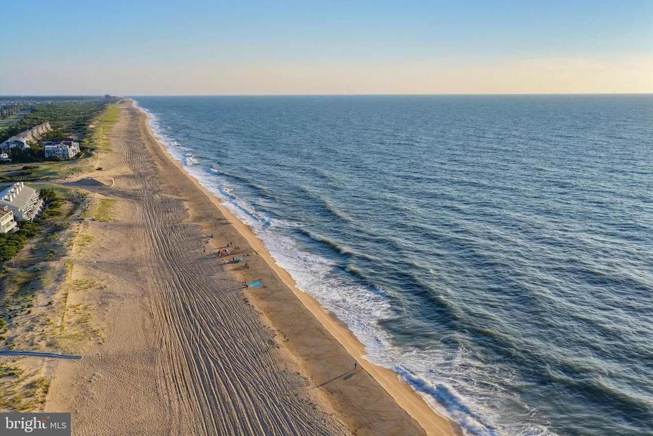  Real Estate for Sale - 37135 Ocean Park Ln in Fenwick Island Photo 14
