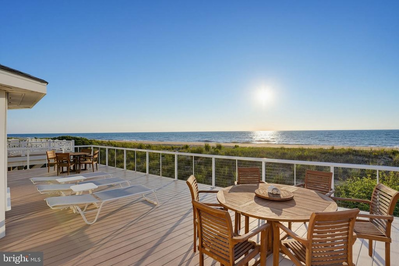  Real Estate for Sale - 37135 Ocean Park Ln in Fenwick Island Photo 2