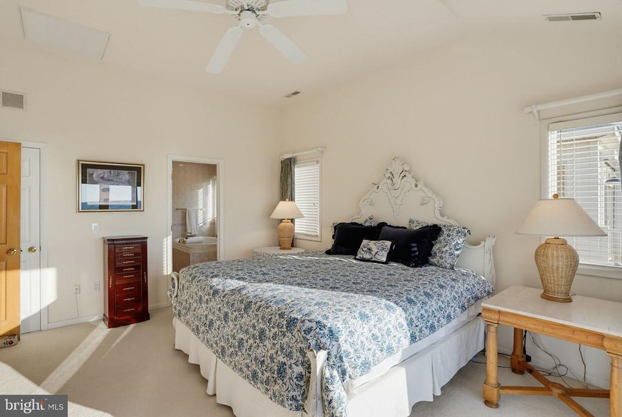  Real Estate for Sale - 37135 Ocean Park Ln in Fenwick Island Photo 33