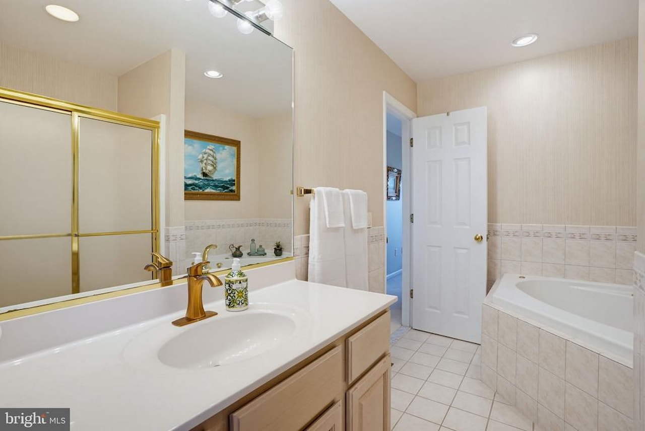  Real Estate for Sale - 37135 Ocean Park Ln in Fenwick Island Photo 54