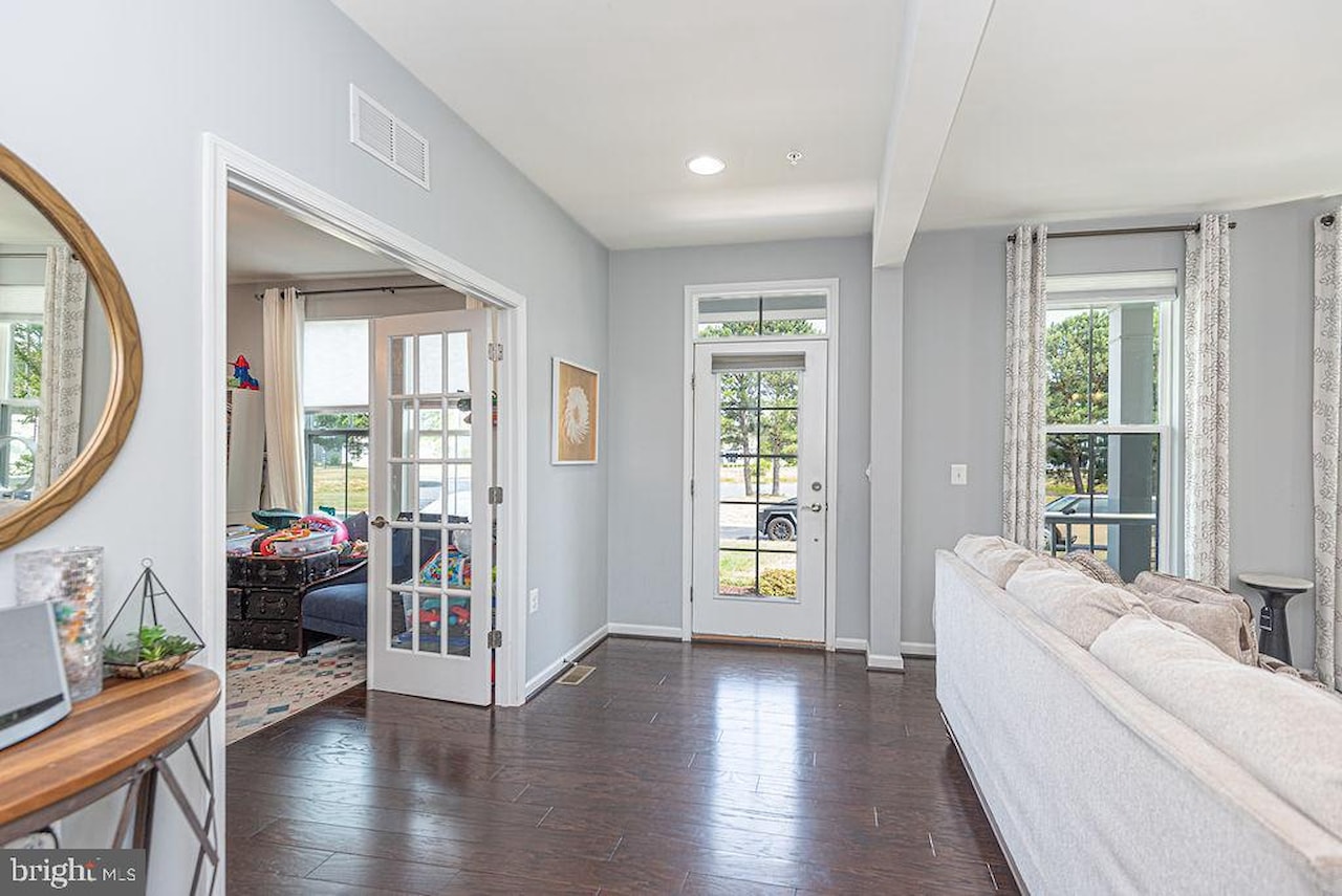  Real Estate for Sale - 10121 Fast Colors Ln in Berlin Photo 10