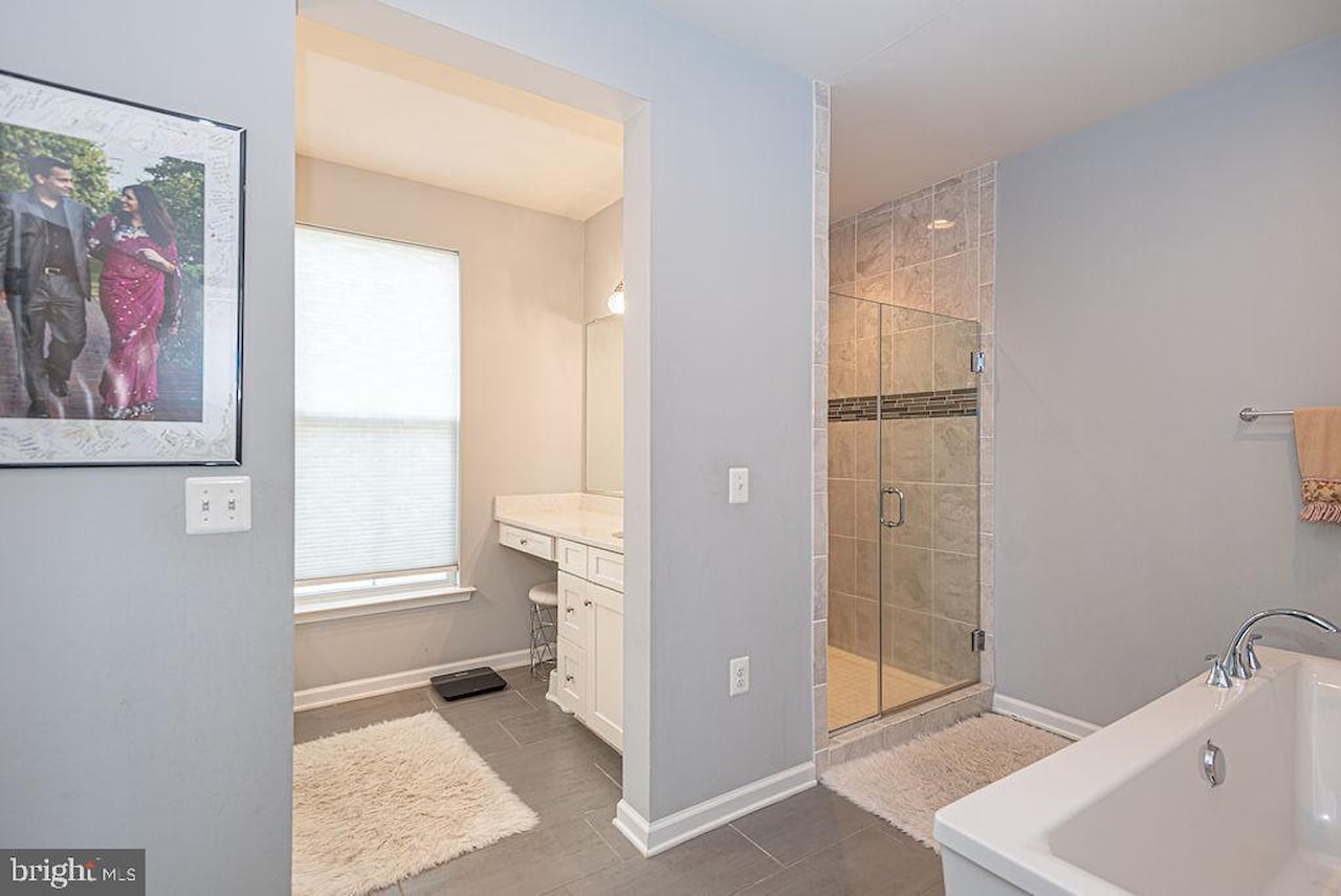  Real Estate for Sale - 10121 Fast Colors Ln in Berlin Photo 38