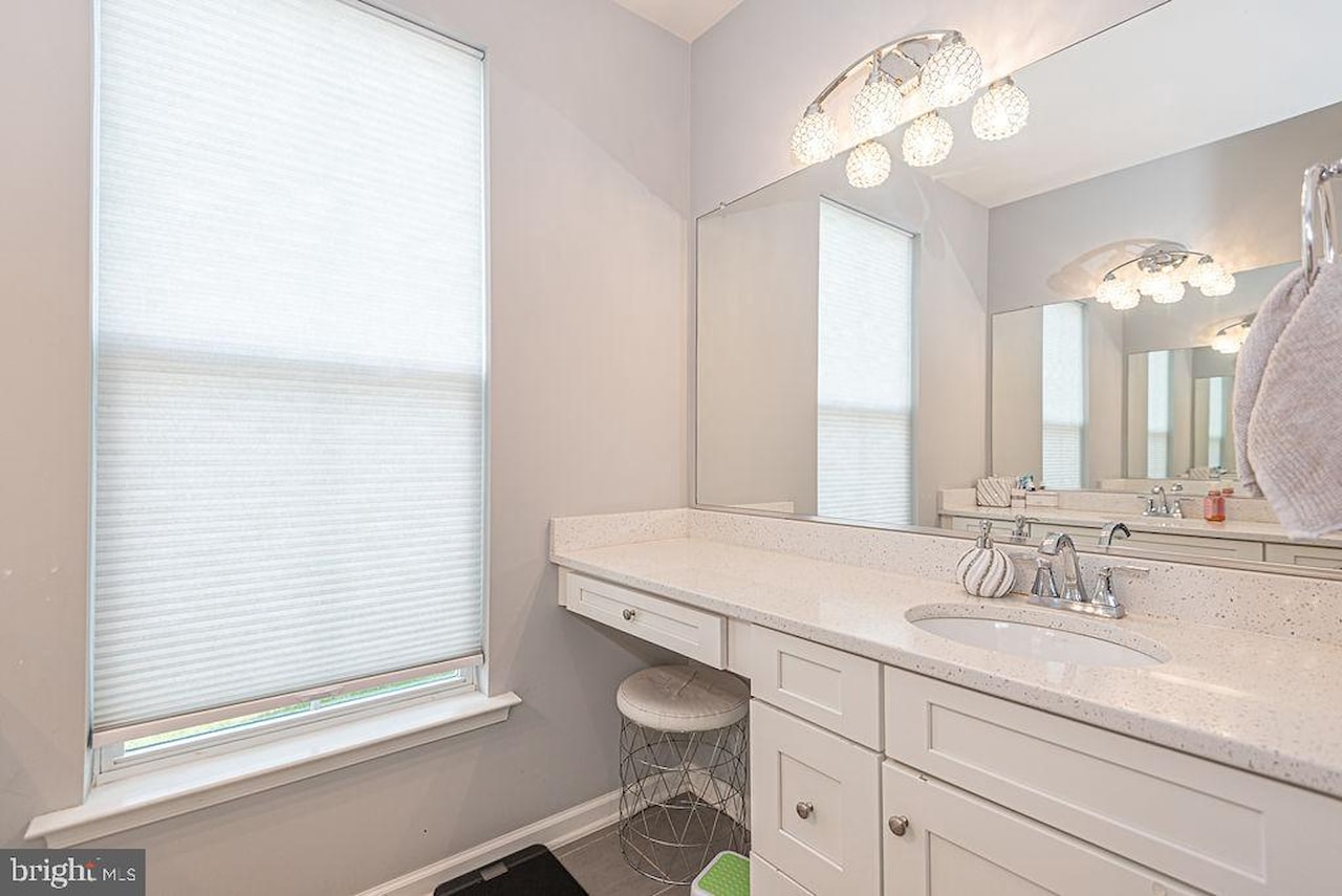  Real Estate for Sale - 10121 Fast Colors Ln in Berlin Photo 39
