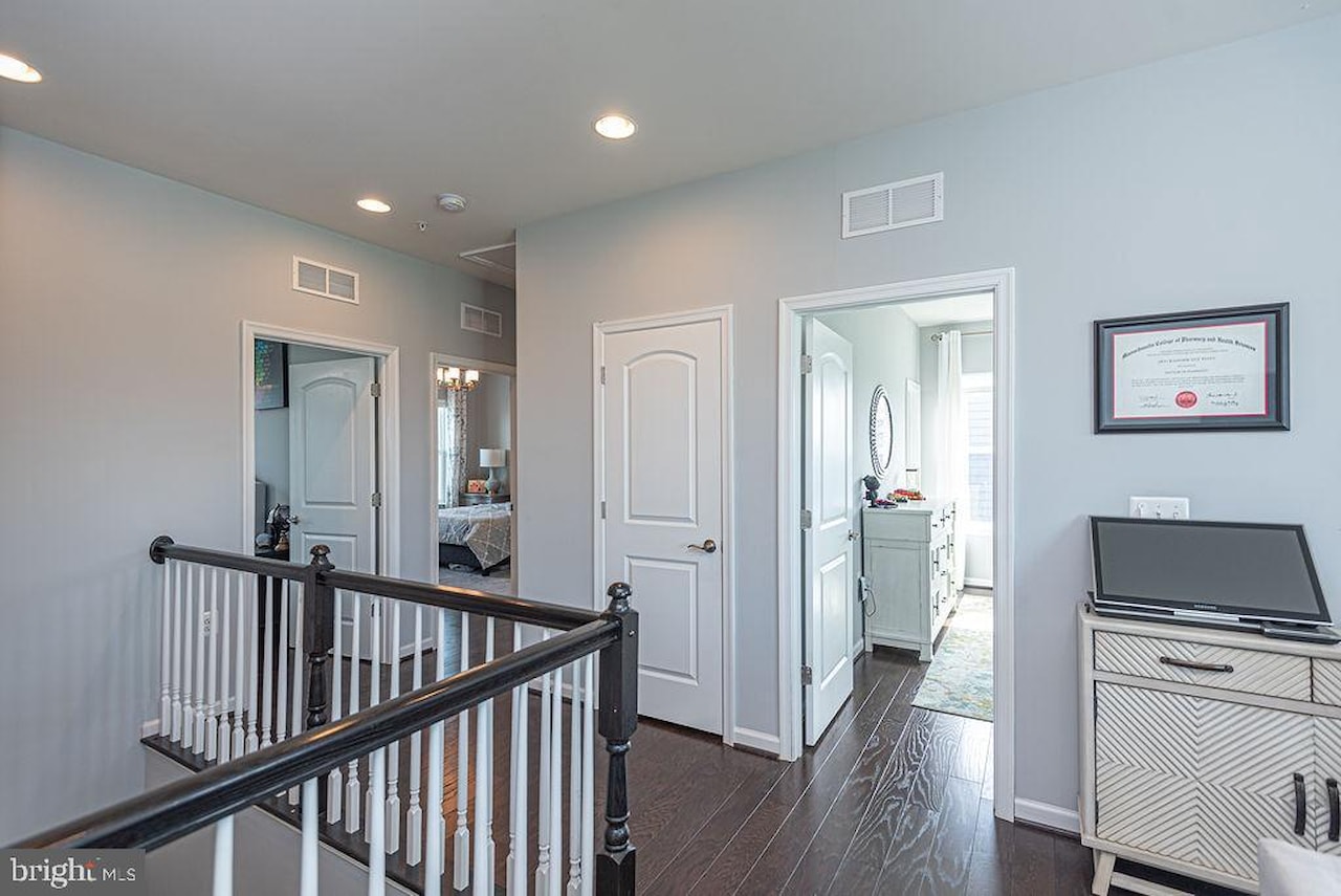 Real Estate for Sale - 10121 Fast Colors Ln in Berlin Photo 55