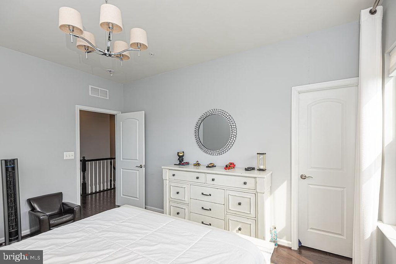 Real Estate for Sale - 10121 Fast Colors Ln in Berlin Photo 57