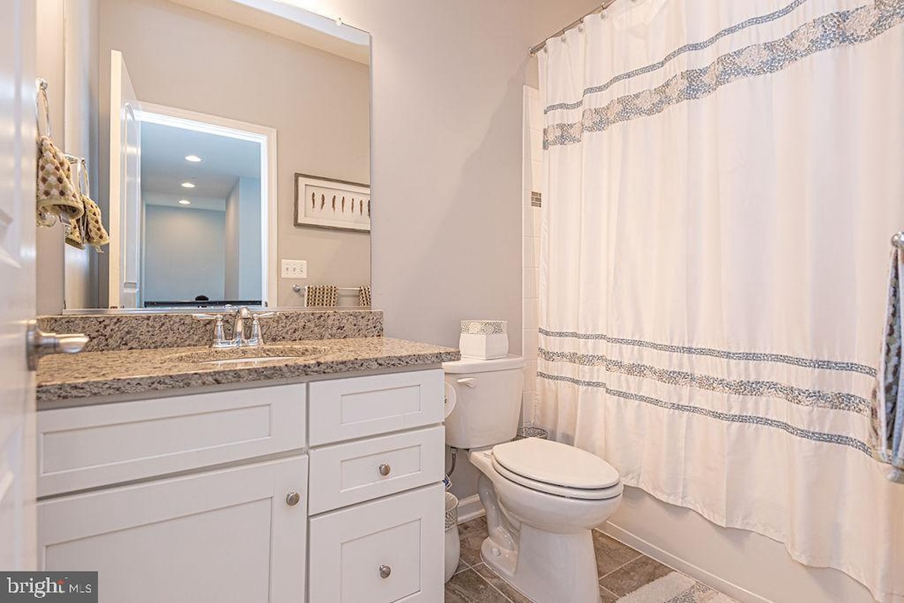  Real Estate for Sale - 10121 Fast Colors Ln in Berlin Photo 59