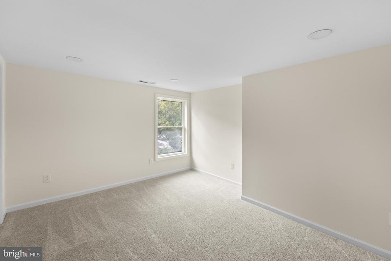  Real Estate for Sale - 12 Burley St in Berlin Photo 26