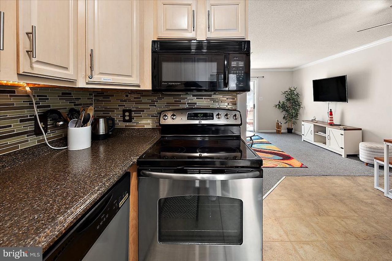 Marylander Real Estate for Sale - 6 127th St #306 in Ocean City Photo 12