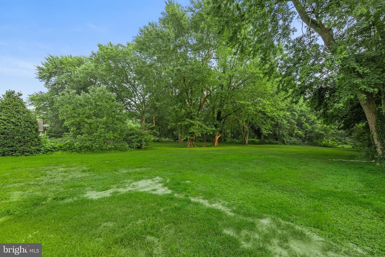  Real Estate for Sale - 12 Burley St in Berlin Photo 56