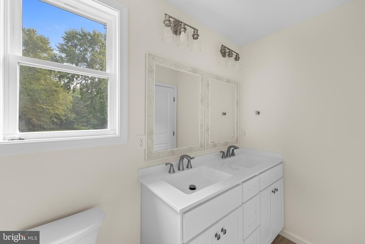  Real Estate for Sale - 12 Burley St in Berlin Photo 31