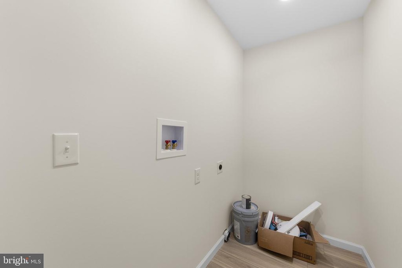  Real Estate for Sale - 12 Burley St in Berlin Photo 47