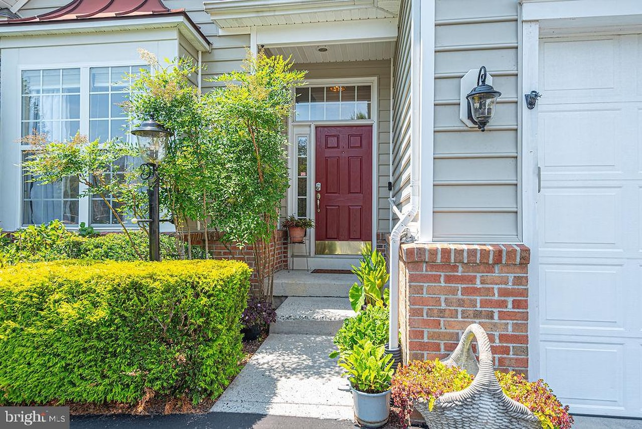 Real Estate for Sale - 6 Easton Ave in Ocean Pines Photo 2