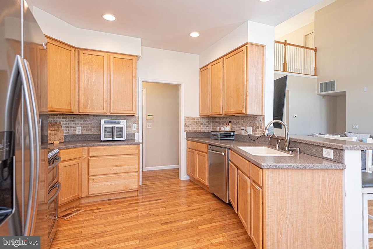  Real Estate for Sale - 10671 Cathell Rd in Berlin Photo 11