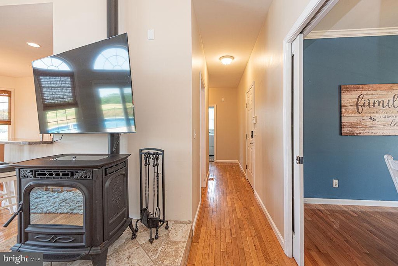  Real Estate for Sale - 10671 Cathell Rd in Berlin Photo 27