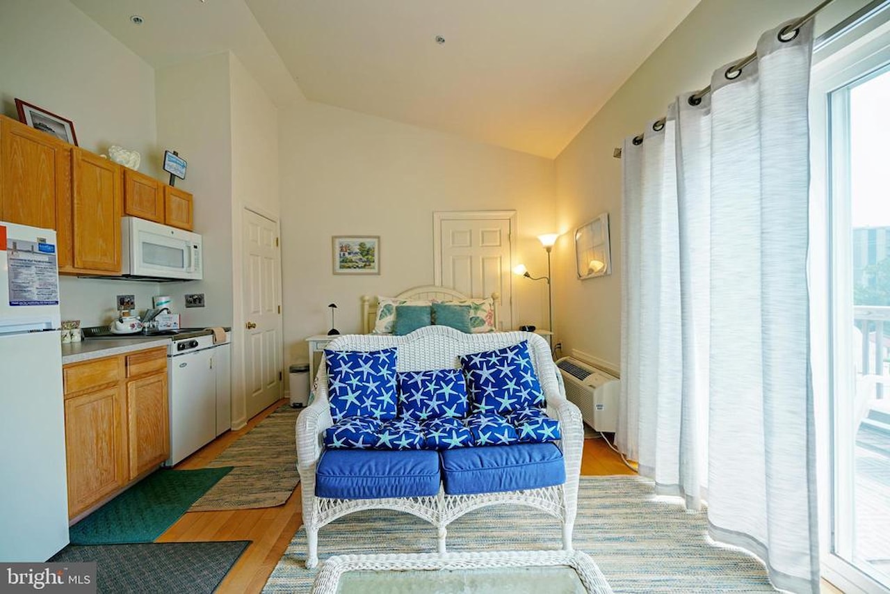 Bethany Beach Inn Real Estate for Sale - 39634 Jefferson Bridge Rd in Bethany Beach Photo 4