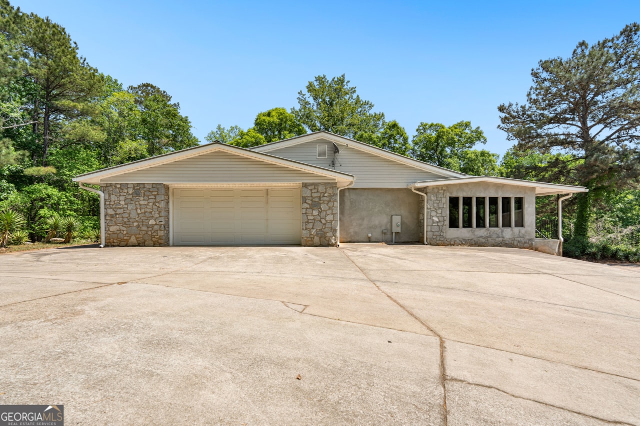 9530 Cedar Grove Road, Fairburn GA