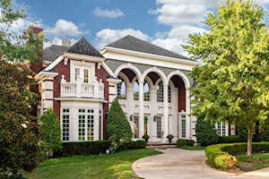 200 Mockingbird Gardens Dr Louisville, KY 40207