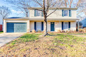 9113 Kenlock Dr Louisville, KY 40242