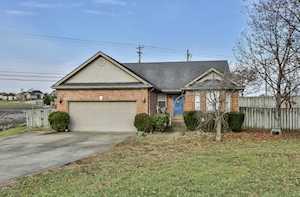 34 North Country Dr Shelbyville, KY 40065