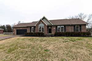 8202 Jonathan Ct Louisville, KY 40228