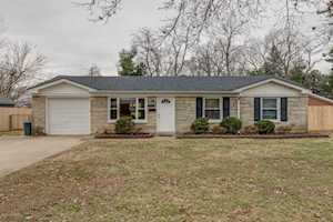 2002 Cedarcrest Dr Louisville, KY 40242