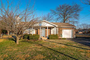 1701 Colony Ct Louisville, KY 40216