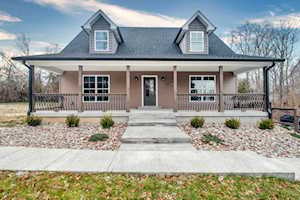 1718 Hoffman Dr La Grange, KY 40031