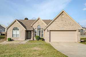 8506 Pathfinder Ct Louisville, KY 40291