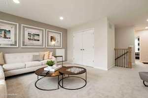 28 Snead Ct Simpsonville, KY 40067