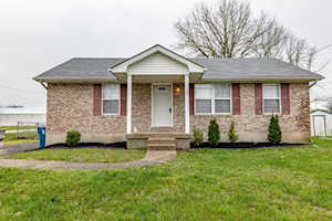 389 Beech Grove Rd Rd Shepherdsville, KY 40165