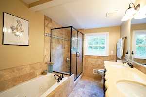 569 Garden Dr Louisville, KY 40206