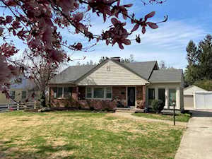 814 Cannons Ln Louisville, KY 40207