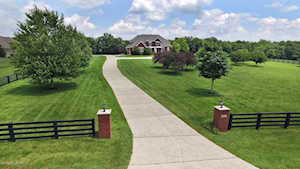 408 Watch Hill Ln Louisville, KY 40245
