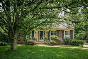 405 Cherry Point Dr Louisville, KY 40243