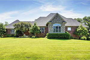 101 Cherry Hills Ln Louisville, KY 40245