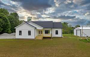 2390 Woodlawn Rd Shelbyville, KY 40065